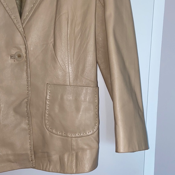 Leather Blazer🧥 Tan Cream jacket single button L coat blazer vintage retro 90’a - Picture 2 of 8